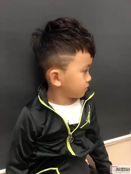 小男孩儿童节发型大全 又萌又帅气小男孩发型
