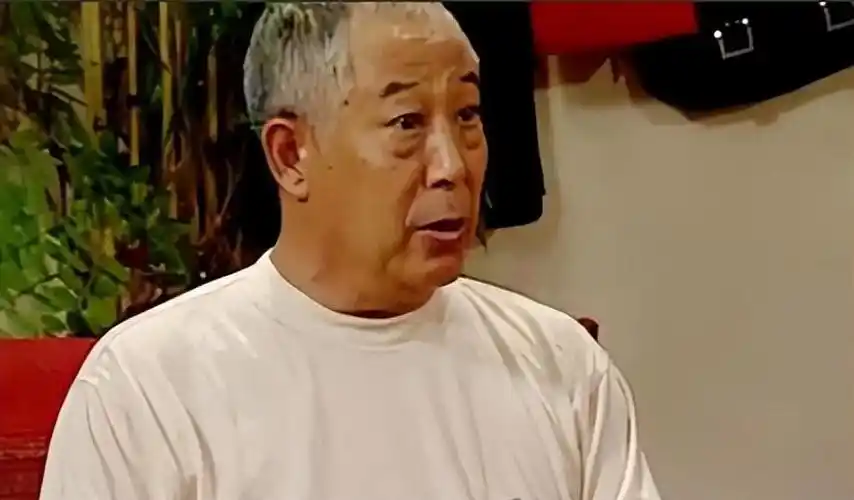 回顾老戏骨文兴宇52岁走红66岁因肺癌离世遗孀的选择令人泪目