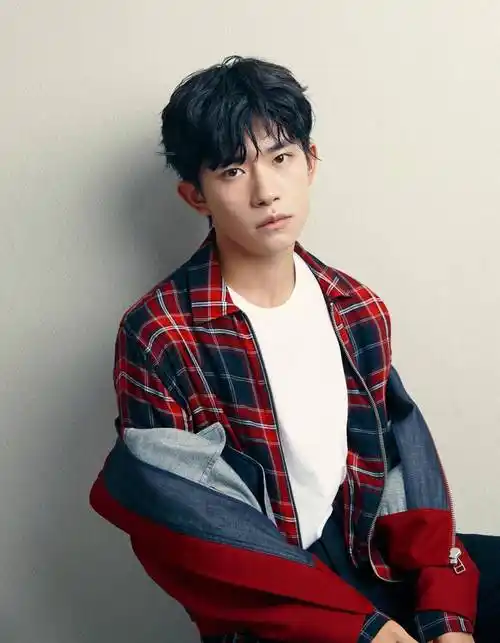 原创原创32位演员合作新作易烊千玺王俊凯周冬雨许魏洲唯独缺他