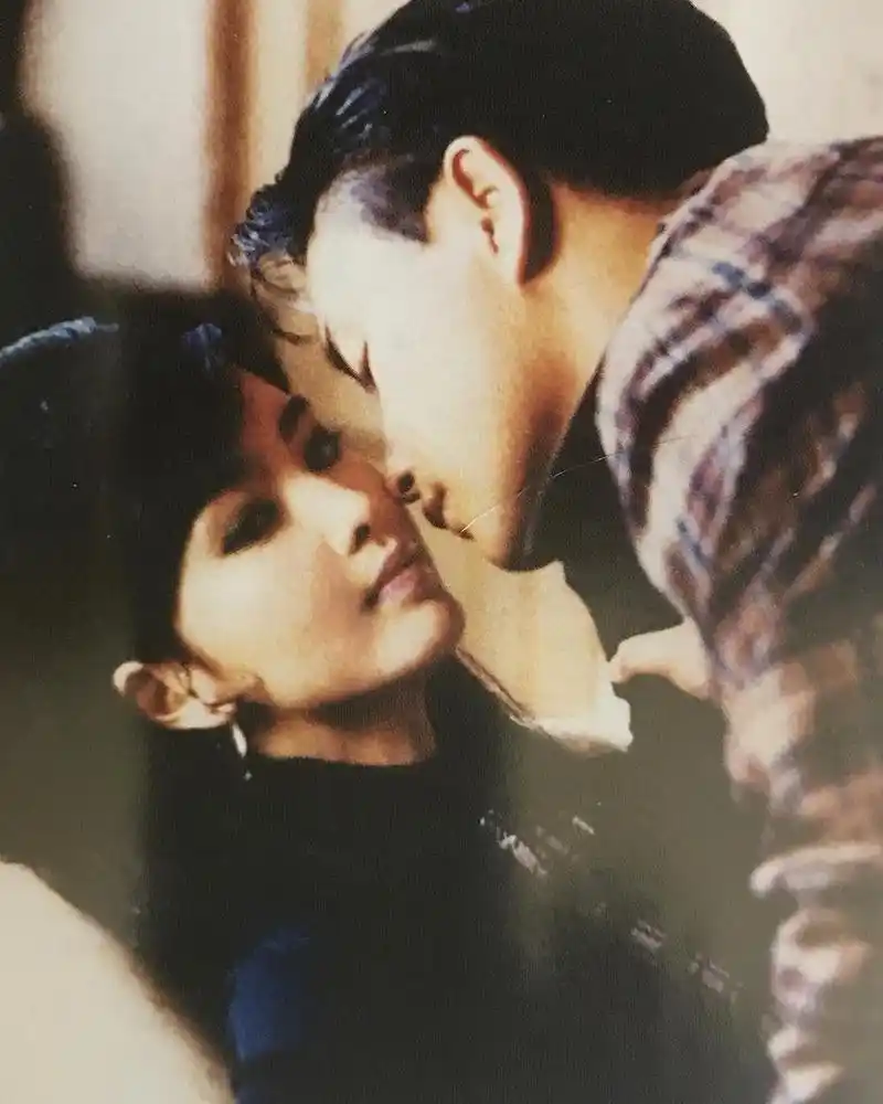 组图:周慧敏发文缅怀哥哥张国荣 两人27年前曾合作《蓝江传》