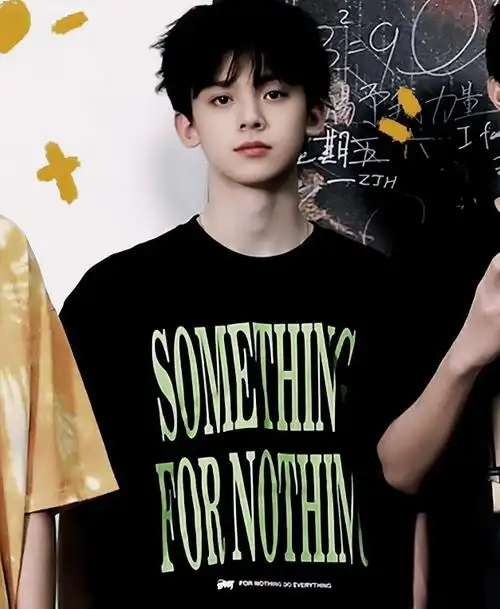 捂胸口喘不过气,粉丝曝其多天熬夜训练|tfboys_网易订阅