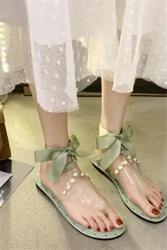 绑带凉鞋女仙女风2021新款韩版夏天百搭平底夹趾珍珠配裙子的鞋子