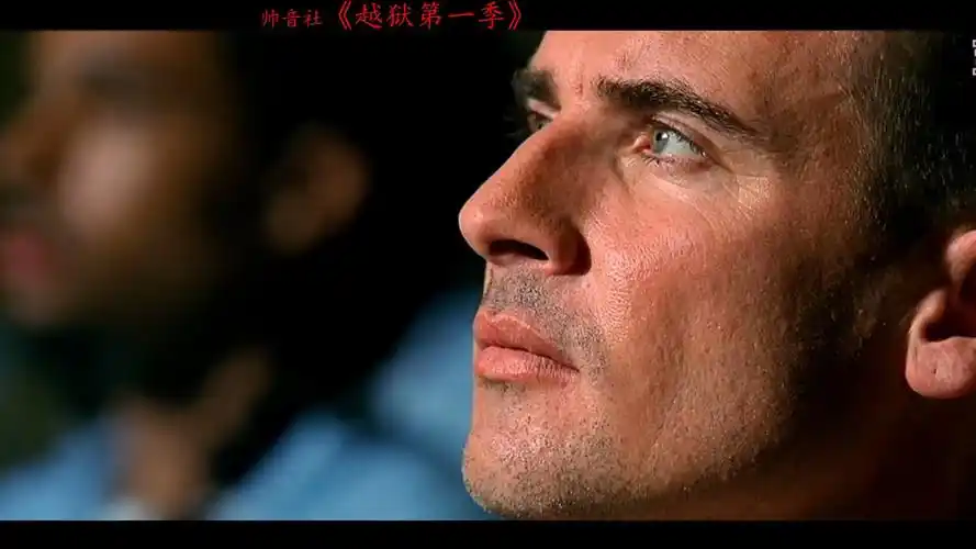 越狱第一季11为救被陷害入狱哥哥迈克独闯监狱展开惊险营救