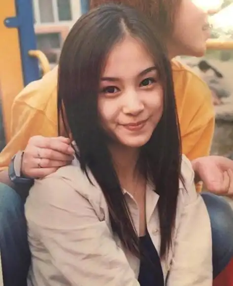 王子文16岁旧照曝光 从小就是一个美人胚子