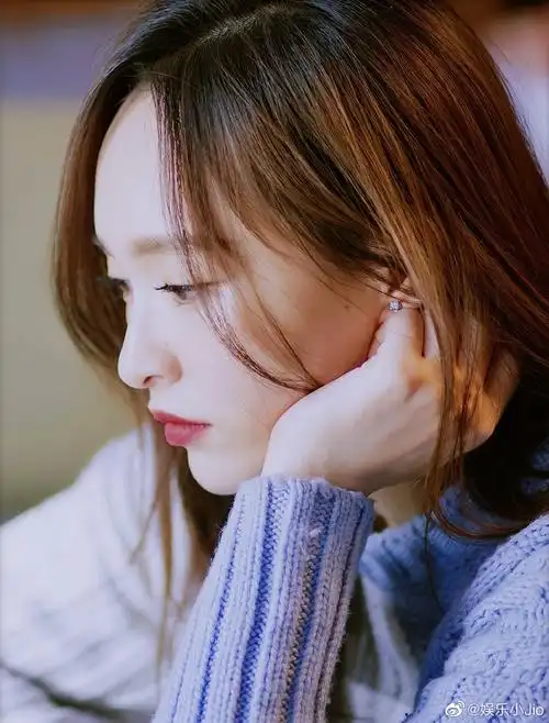 大家来品一品唐嫣的侧颜,仙女级别的侧脸!优越下颚线_高清图集_新浪网