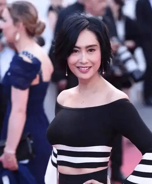 这8位曾惊艳了时光的港星45岁之后又是什么样林青霞万里挑一