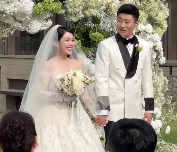 网红林珊珊二婚,王思聪买超现身,胡歌视频祝福,网友:排面真大 - 娱乐