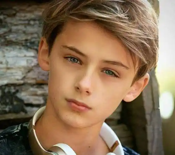 "世上最帅"男孩,堪比少年时的莱昂纳多,如今变成啥样了?