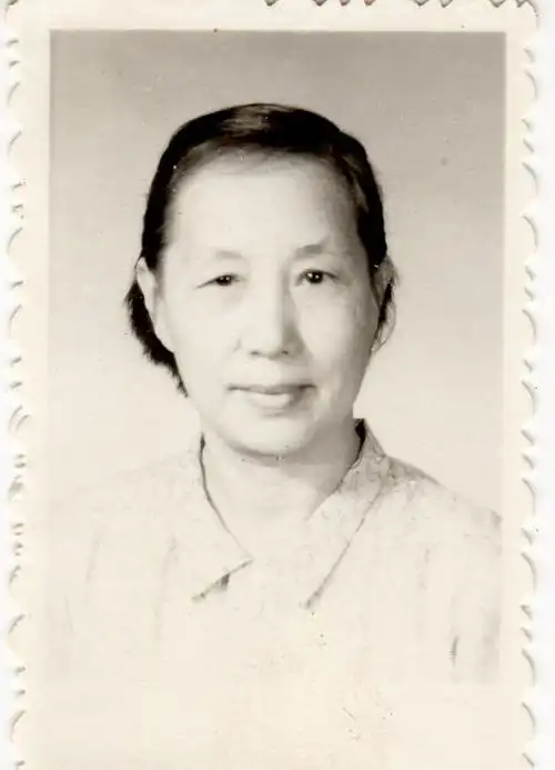 爷爷奶奶的黑白老照片