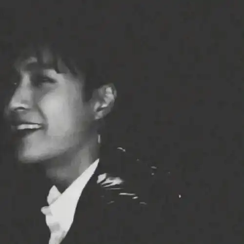 张艺兴微信头像