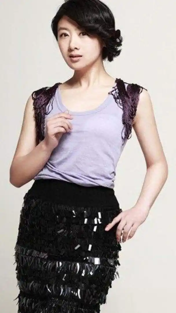 女演员小李琳的波折人生:从事业巅峰到再婚幸福,她如何逆境重生?