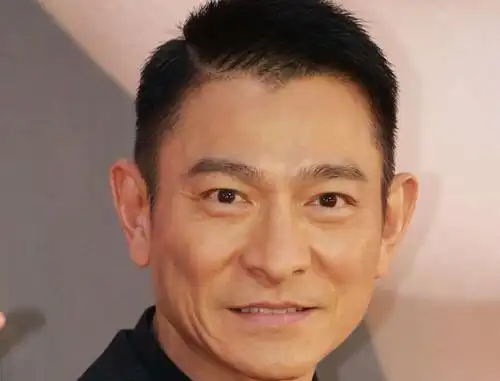 "假刘德华"四处走穴圈钱,派头比本尊还大,出场费高得离谱