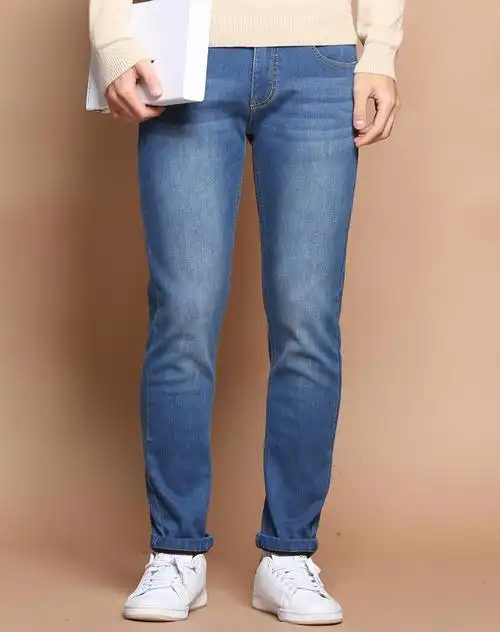 男装中蓝色弹性贴合基本五袋款牛仔裤