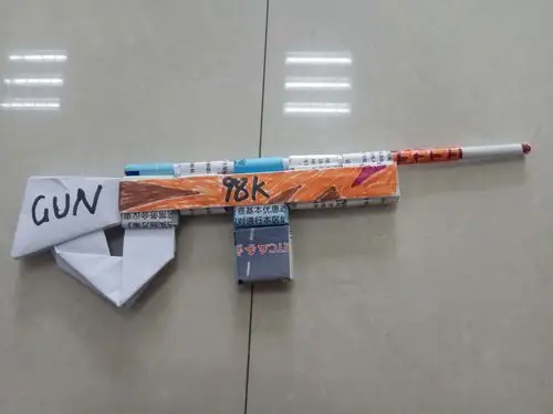 废旧报纸还能制作出如此逼真的98k!