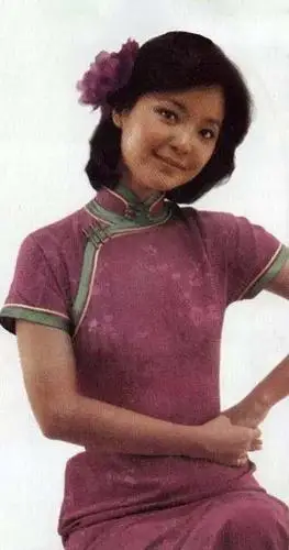 邓丽君时隔22年"复活"怀念她的旗袍美