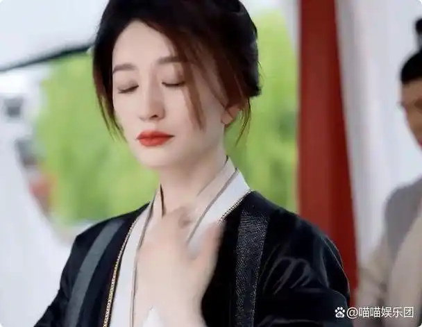 年近半百仍风韵犹存,"不老女神"李小冉,真的是年龄越大越惊艳