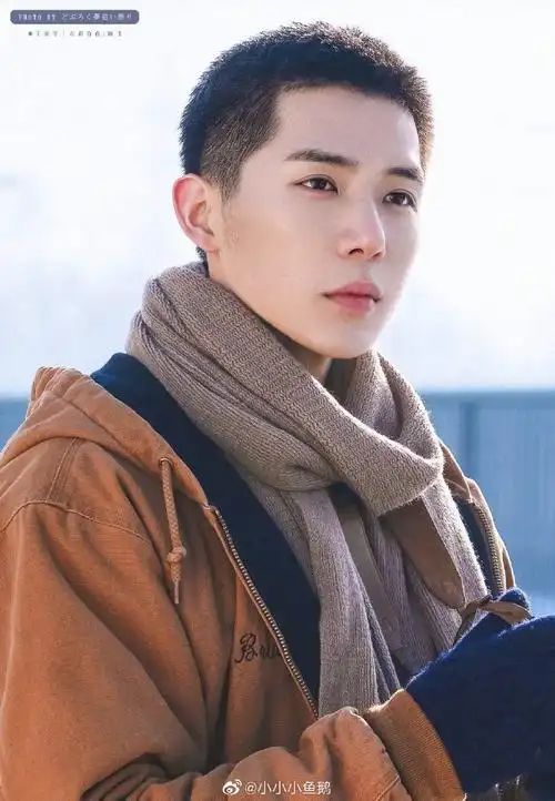 王安宇寸头好帅呀,这几张照片绝了!上一个.