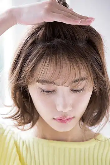 今年流行这样的刘海?3分钟就能让你焕然一新.