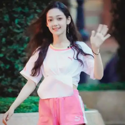 创造2020女团训练服短袖印花彩色标玛圆领白色tee