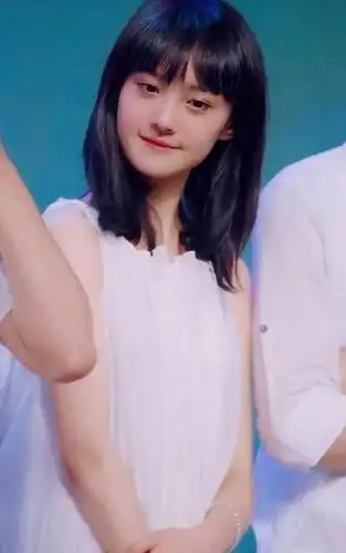 郑爽清纯甜美可人18岁