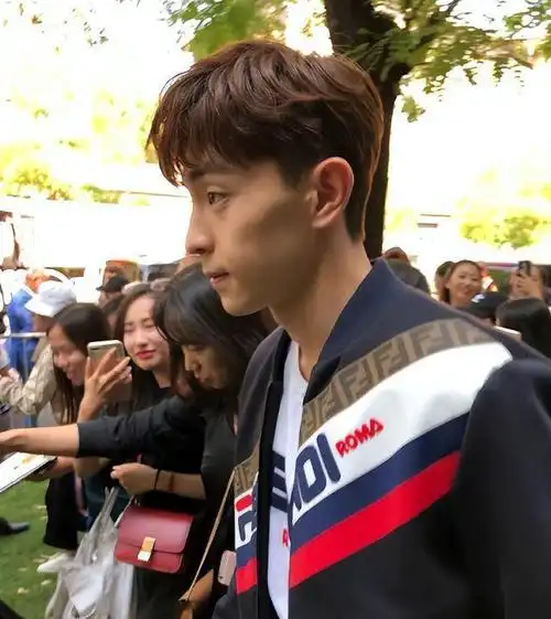 "看似帅气,实则长相平平"的6位男星,肖战,任嘉伦都名列其中