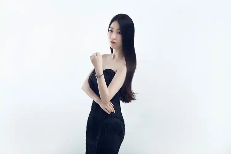 东方晴儿酷狗首秀,七夕嗨唱情歌观众耳朵"怀孕"!