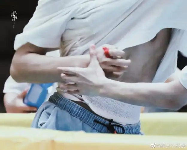 张真源腹肌##张真源 荷尔蒙引爆点