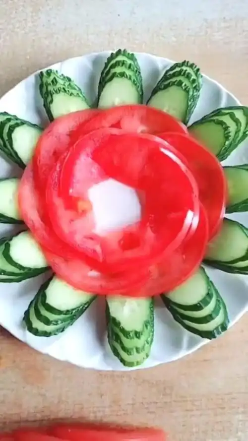 菜市场里最便宜的蔬菜,大厨精心的摆盘,让我觉得自己不配吃它!