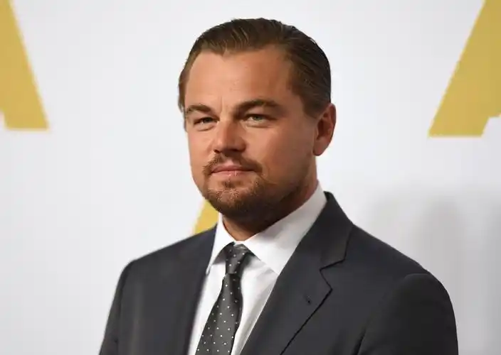 小李子莱昂纳多的巅峰颜多帅?不是泰坦尼克号时期,而是这些