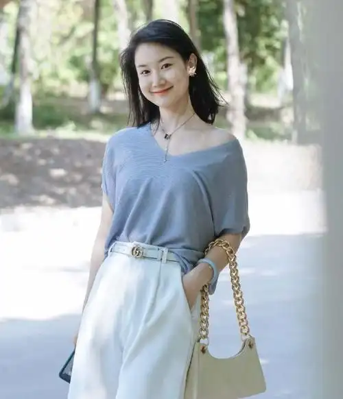 女人要想穿出高级感建议从风格和版型入手更显气质魅力