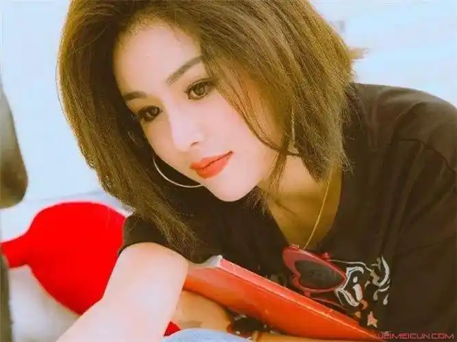 快手花姐老公照片怎么回事被传离过两次婚有三个孩子