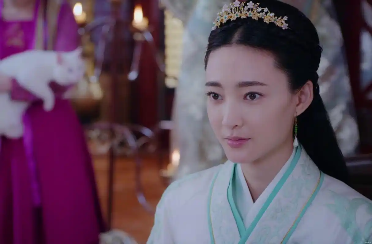 王丽坤在《天泪传奇之凤凰无双》中的古装服饰,你最喜欢哪一款?