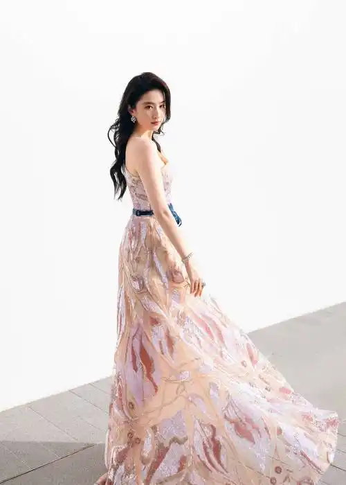 刘亦菲再次闪耀澳门国际电视节颁奖典礼!