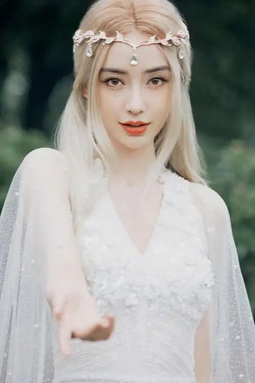 angelababy精灵女王视频图片已经很美了