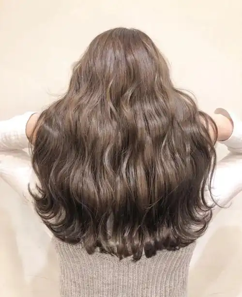 发型欣赏中长发水波纹卷