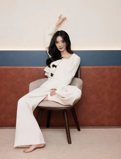 美女明星杨幂温柔性感图片写真杨幂魅力性感写真图片