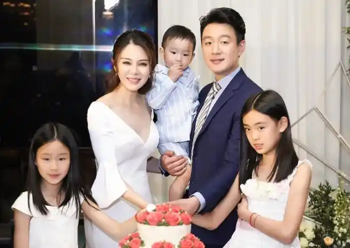 三胞胎都长大了,这节目还在拍?-腾讯娱乐-八卦帝