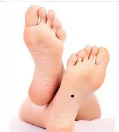 从痣相的角度来跟大家分享下天生有富贵命的男人的痣相你的在哪里