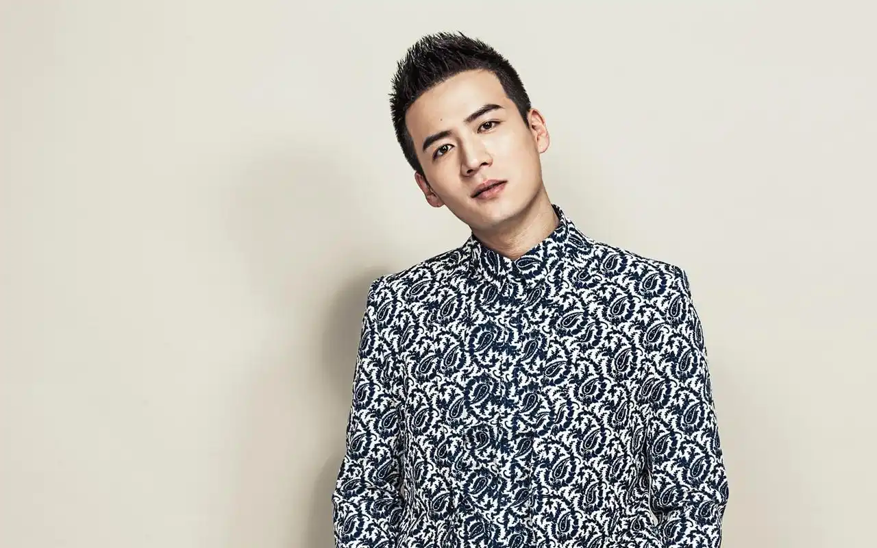 男演员魏千翔电脑桌面壁纸图片下载高清大图预览1680x1050_大陆明星