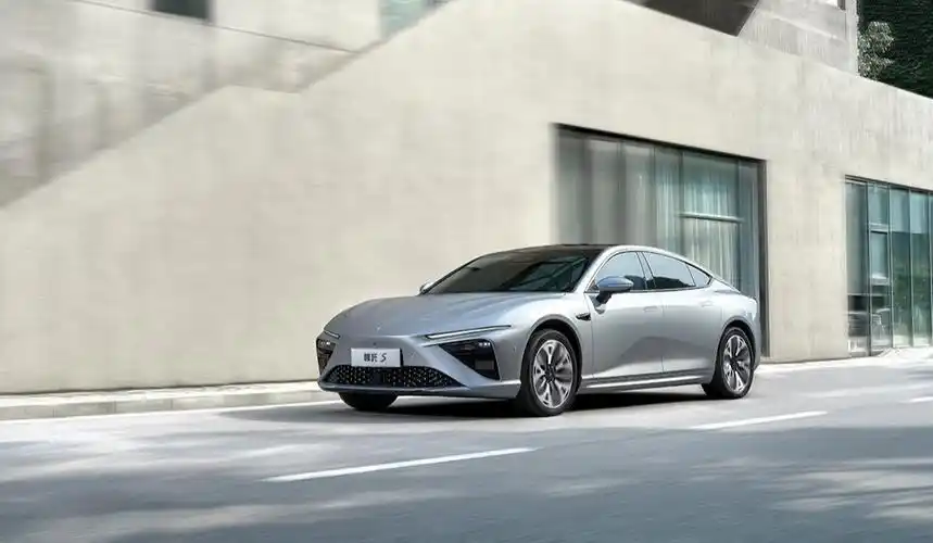 围绕海外用户特征开发本地化的智能新能源汽车,并计划在香港建设生产