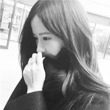 女生唯美伤感黑白头像2021爱可不可以简简单单没有伤