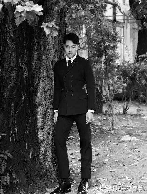 又一枚男星被风度拍了曹骏的身材居然这么好