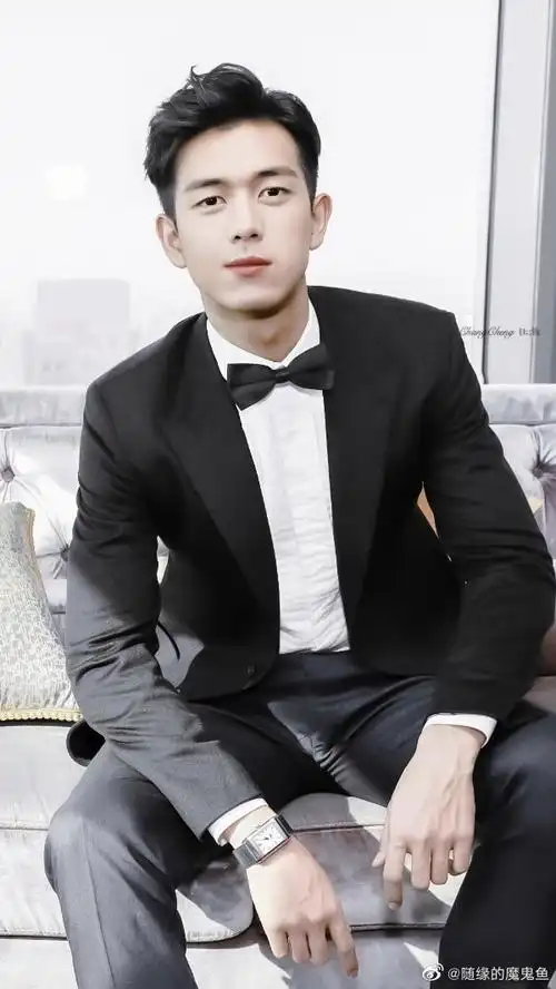 李现的西装look 之一