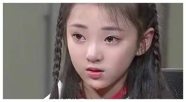 原创2岁获赞如歌15岁遁影离场网友疑惑她受伤了吗