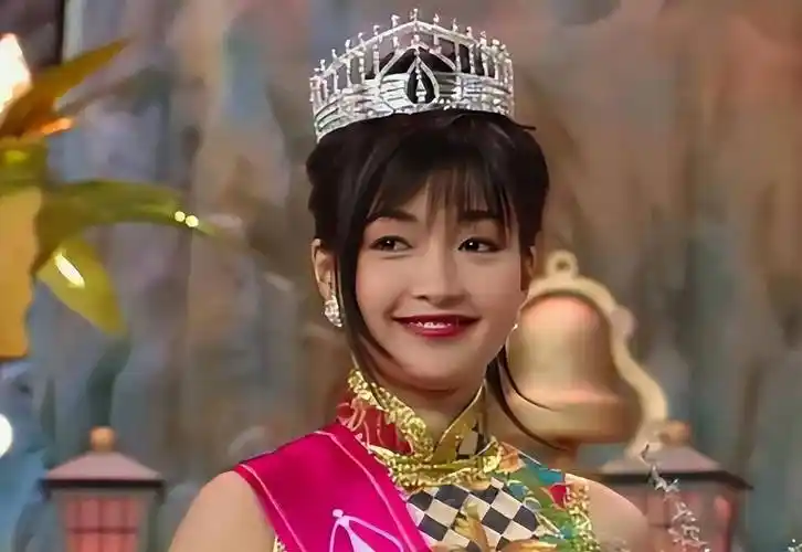 她曾是最美郭襄,被黎明疯狂追求,却因精神病退圈多年_李绮红_香港