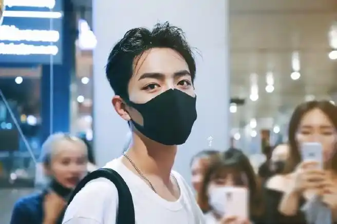 肖战的那年今日#|#向全世界安利肖战#180728 北京7615贵阳大背头