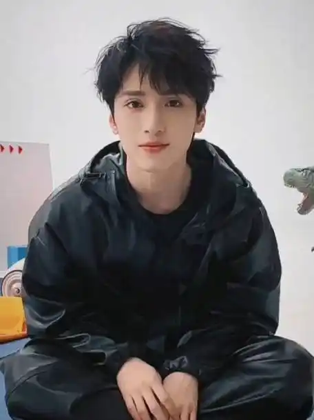 严浩翔 原创唱作人