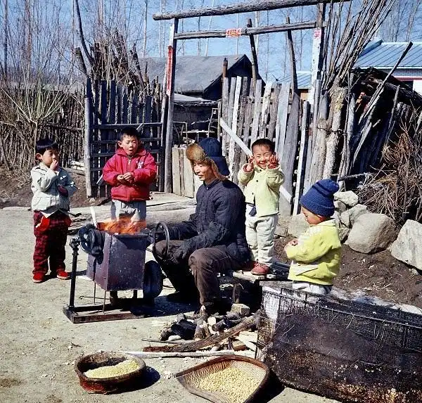 一组7080年代中国农村的幸福生活照