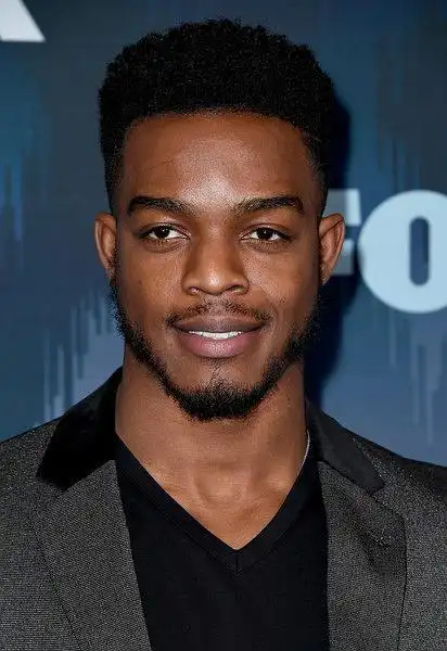 史蒂芬·詹姆士_演员_作品_个人资料_简历_生日_留言 - 酷乐米