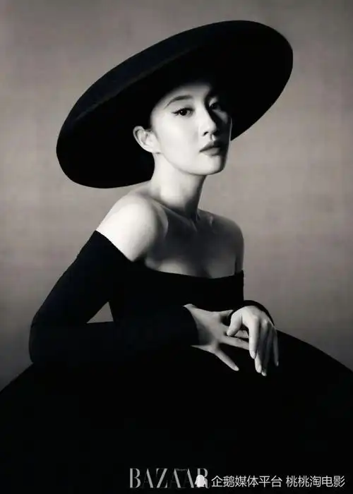 刘亦菲《时尚芭莎》四月双封封面,奢牌加身造型惊艳全场_腾讯新闻